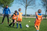 Paasactiviteit voor S.K.N.W.K. JO9-1 en JO7-1 op 2e paasdag (45/141)